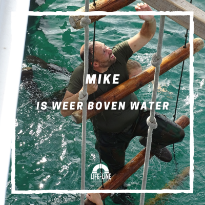 Mike Lehnkering defensie officier voorkomt verdrinkingen zwembad