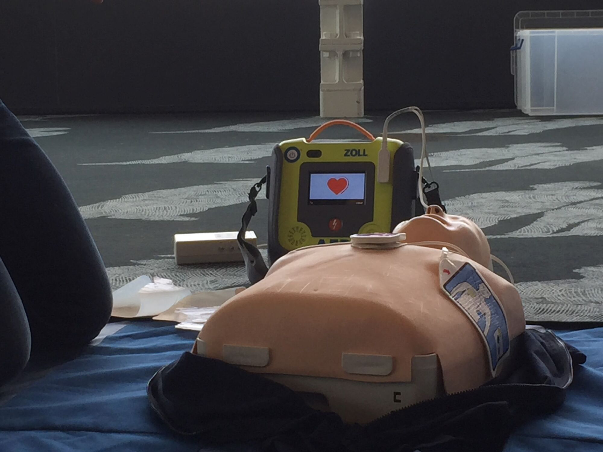 Reanimatiepop met AED 