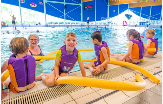 Brabants Dagblad | Zwembad Dommelbad is coronaproof: Huilen van de spanning voor weer zwemles